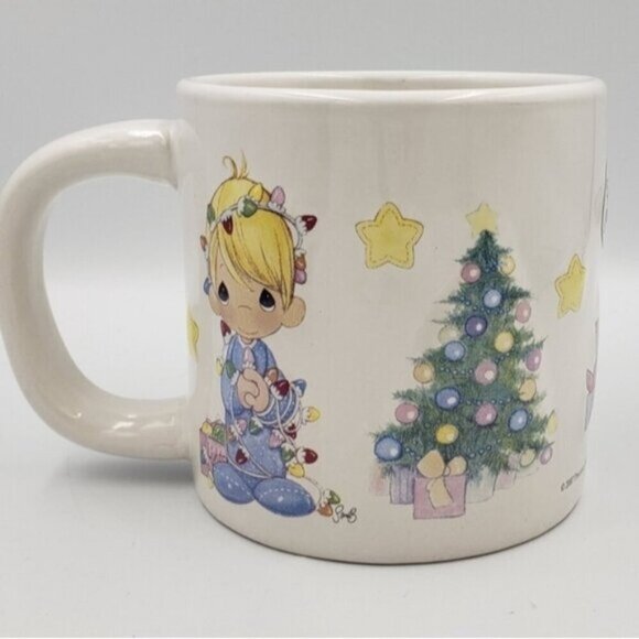 Precious Moments Large Christmas Mug 3D Raised Images 2007 20 Ounce - Picture 3 of 13